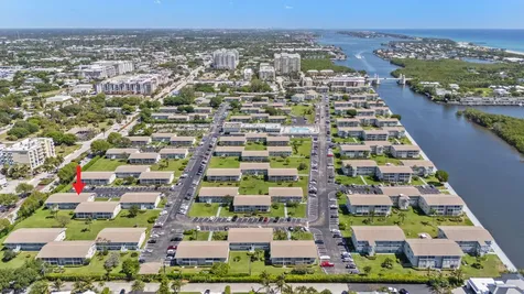 740 W Horizons W Boynton Beach FL 33435