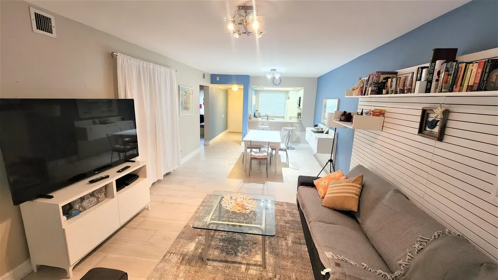 600 Egret Circle Delray Beach FL 33444