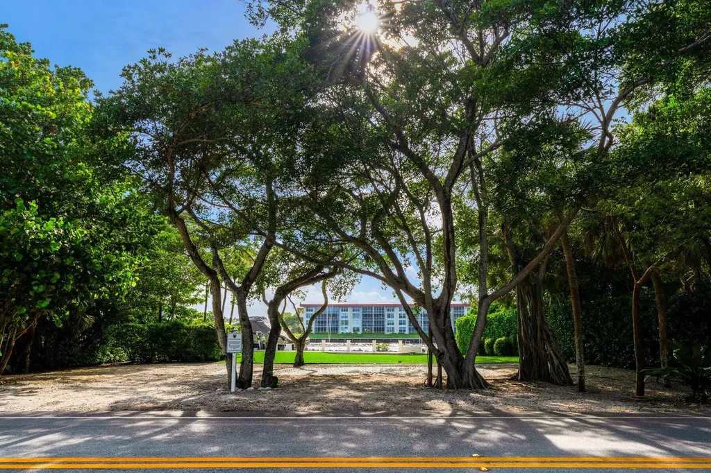 1131 Hillsboro Mile Hillsboro Beach FL 33062