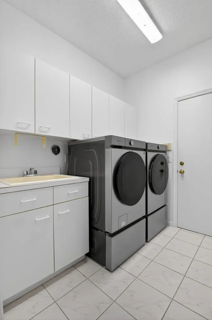 6694 NW 26th Way Boca Raton FL 33496