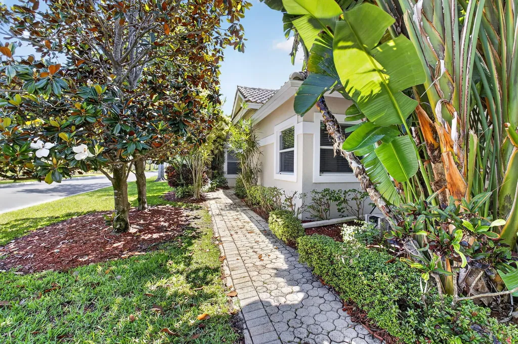 6694 NW 26th Way Boca Raton FL 33496