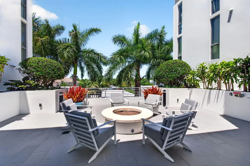 111 SE 1st Avenue Delray Beach FL 33444