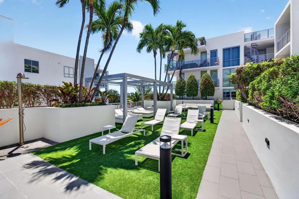 111 SE 1st Avenue Delray Beach FL 33444