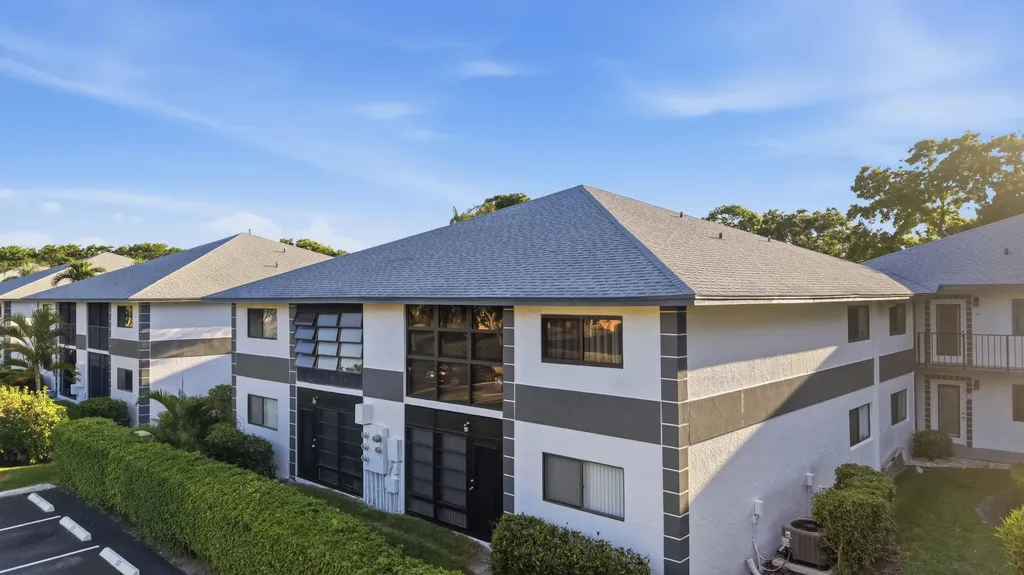 15301 Pembridge Avenue Delray Beach FL 33484