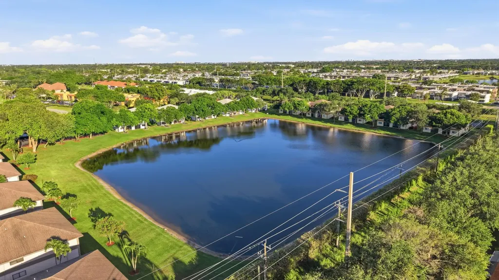 15301 Pembridge Avenue Delray Beach FL 33484