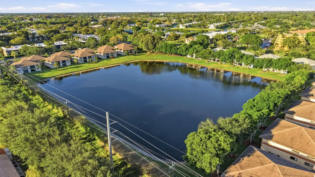 15301 Pembridge Avenue Delray Beach FL 33484