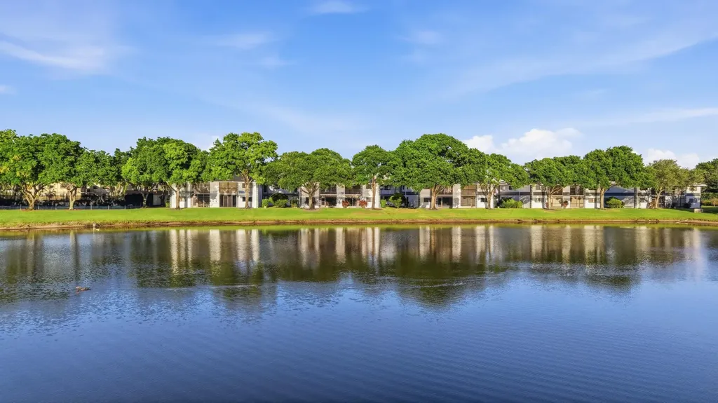 15301 Pembridge Avenue Delray Beach FL 33484