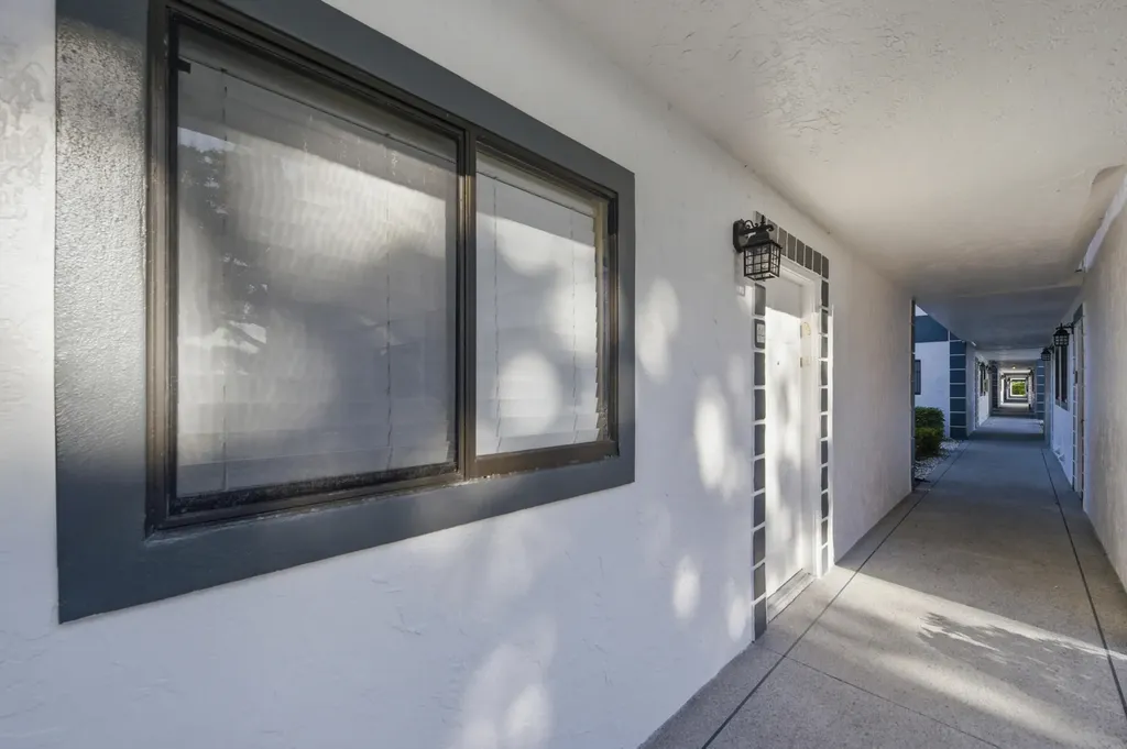 15301 Pembridge Avenue Delray Beach FL 33484
