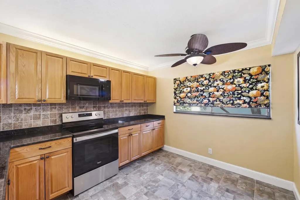 15301 Pembridge Avenue Delray Beach FL 33484