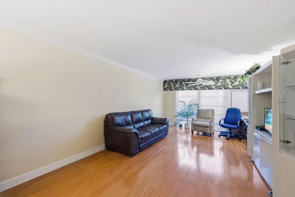 15301 Pembridge Avenue Delray Beach FL 33484