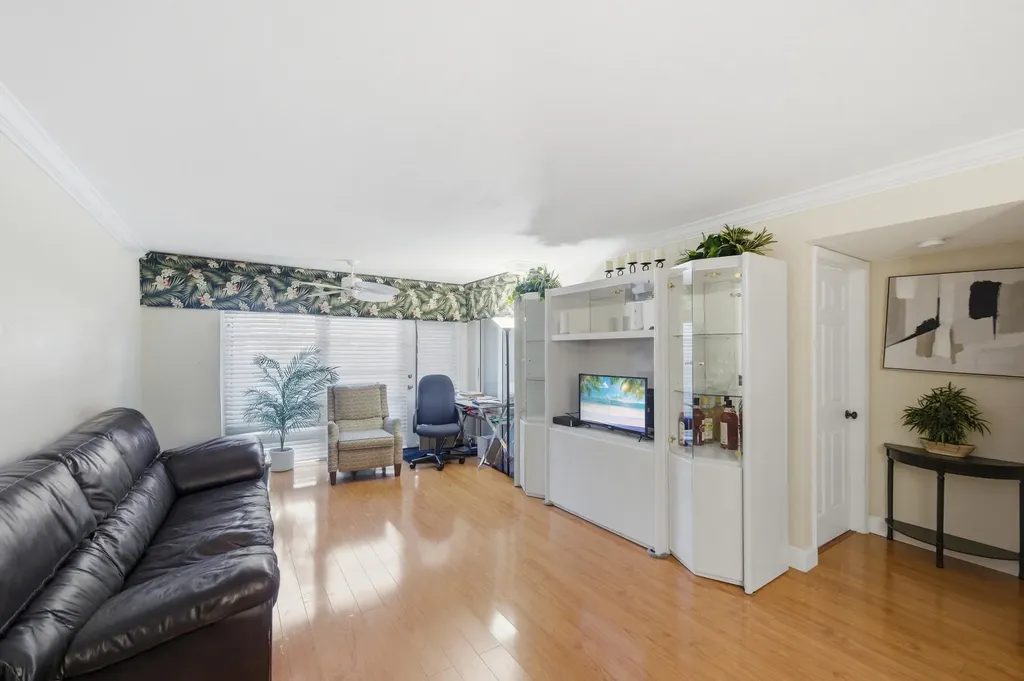 15301 Pembridge Avenue Delray Beach FL 33484