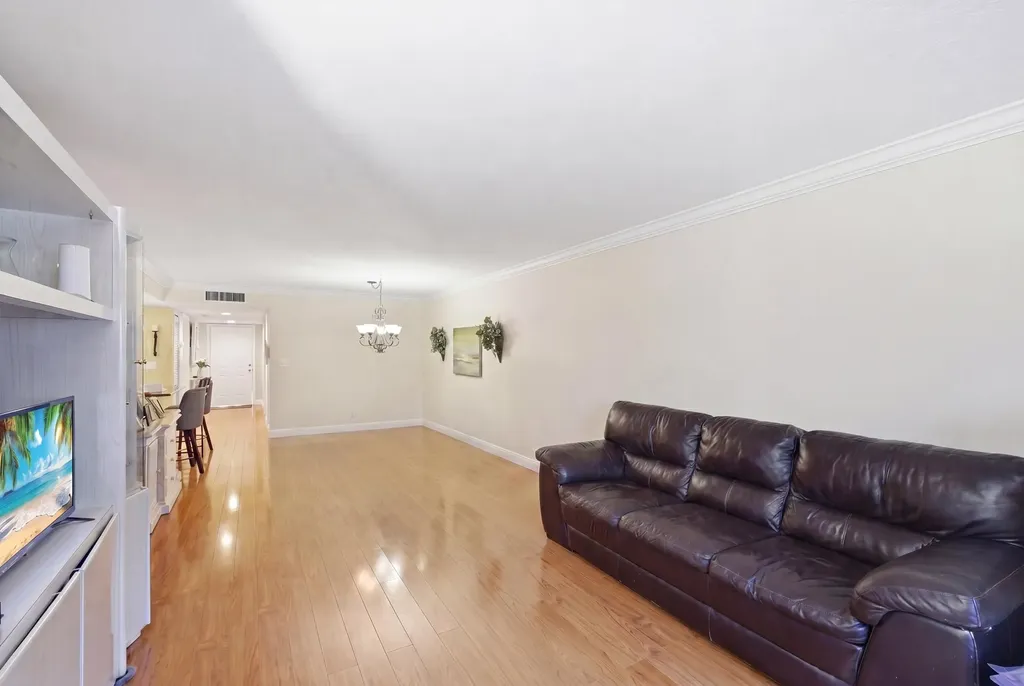 15301 Pembridge Avenue Delray Beach FL 33484