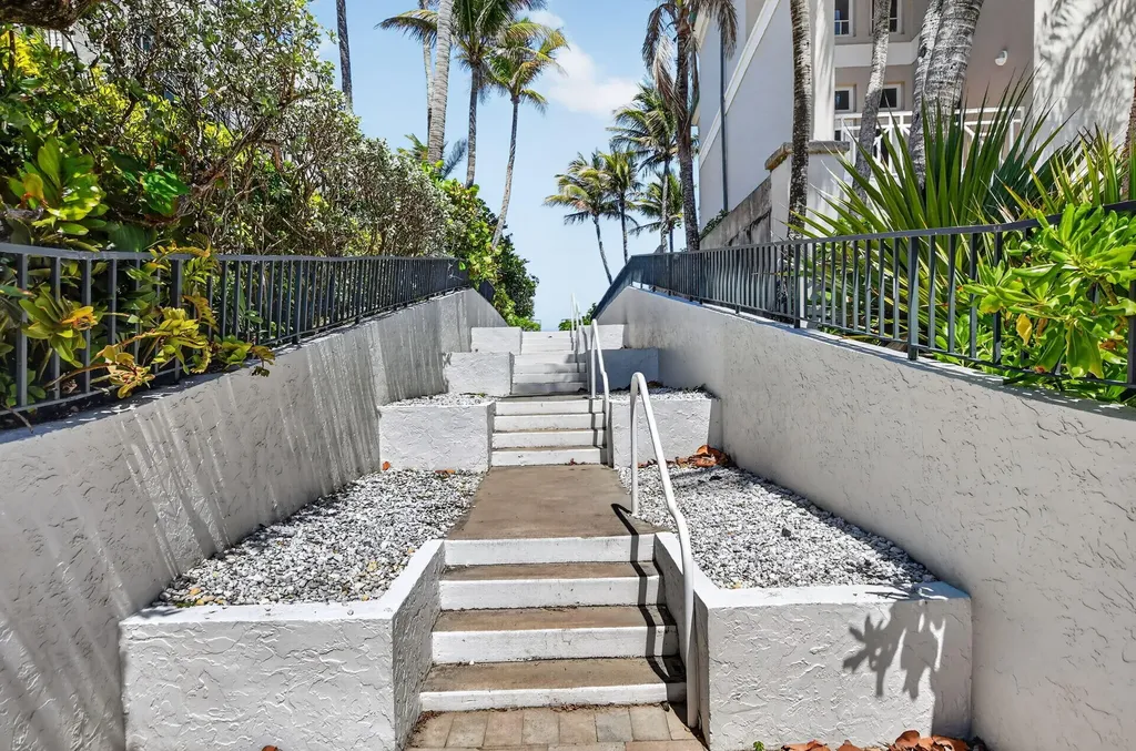 4310 S Ocean Boulevard Highland Beach FL 33487