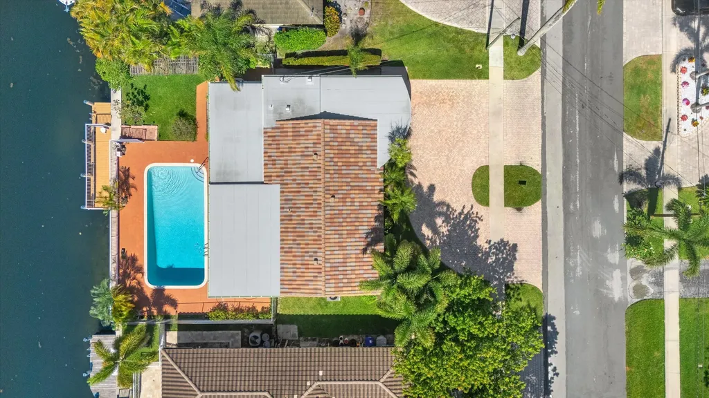 330 SE 9th Court Pompano Beach FL 33060