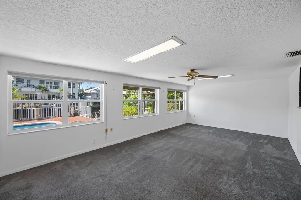 330 SE 9th Court Pompano Beach FL 33060