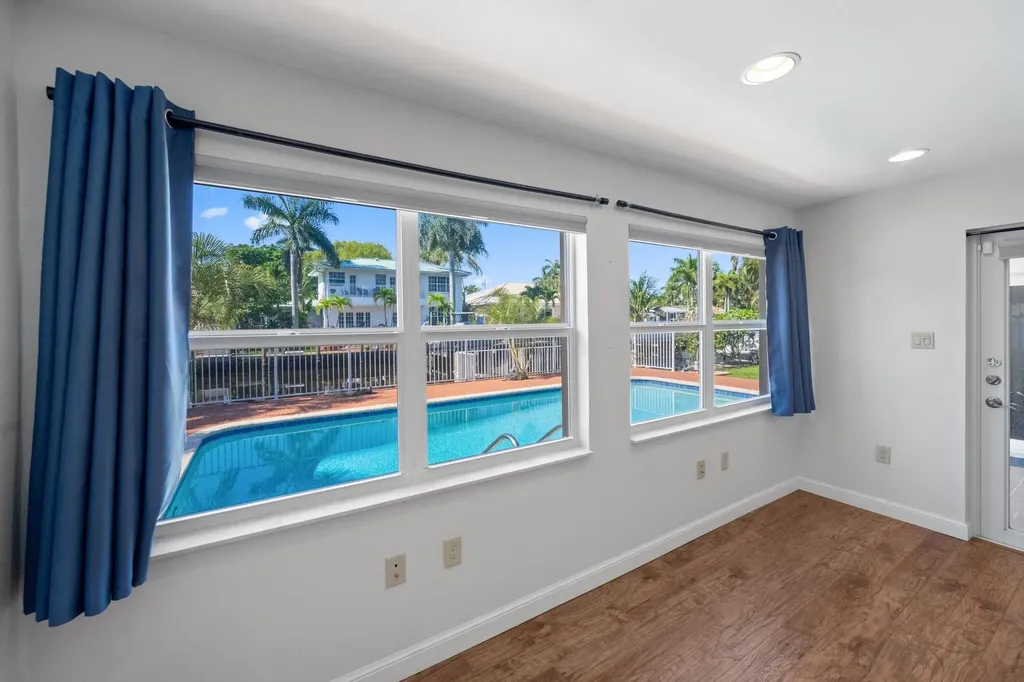330 SE 9th Court Pompano Beach FL 33060