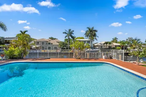 330 SE 9th Court Pompano Beach FL 33060