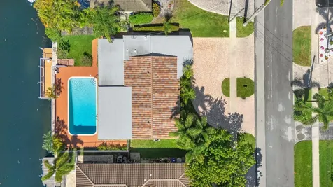 330 SE 9th Court Pompano Beach FL 33060