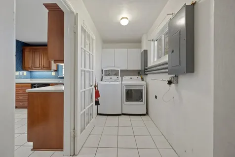 330 SE 9th Court Pompano Beach FL 33060