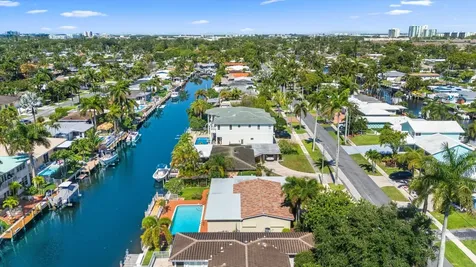 330 SE 9th Court Pompano Beach FL 33060