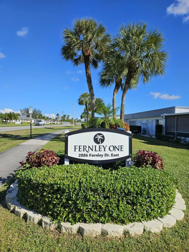 2886 E Fernley Drive Drive E West Palm Beach FL 33415