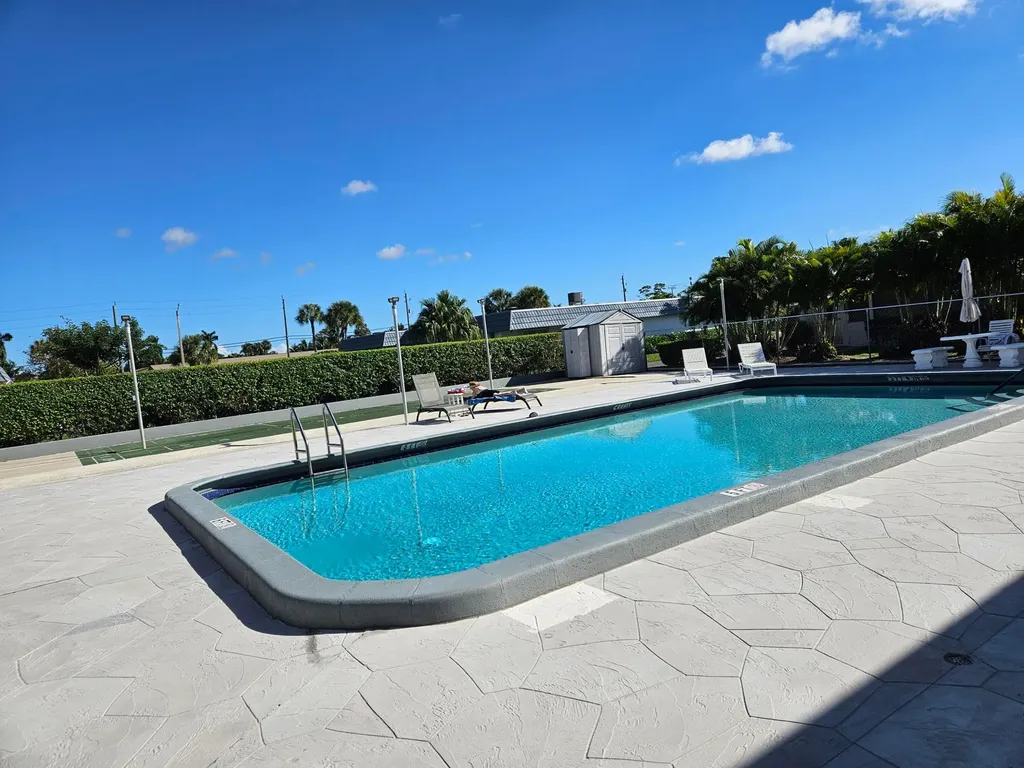 2886 E Fernley Drive Drive E West Palm Beach FL 33415