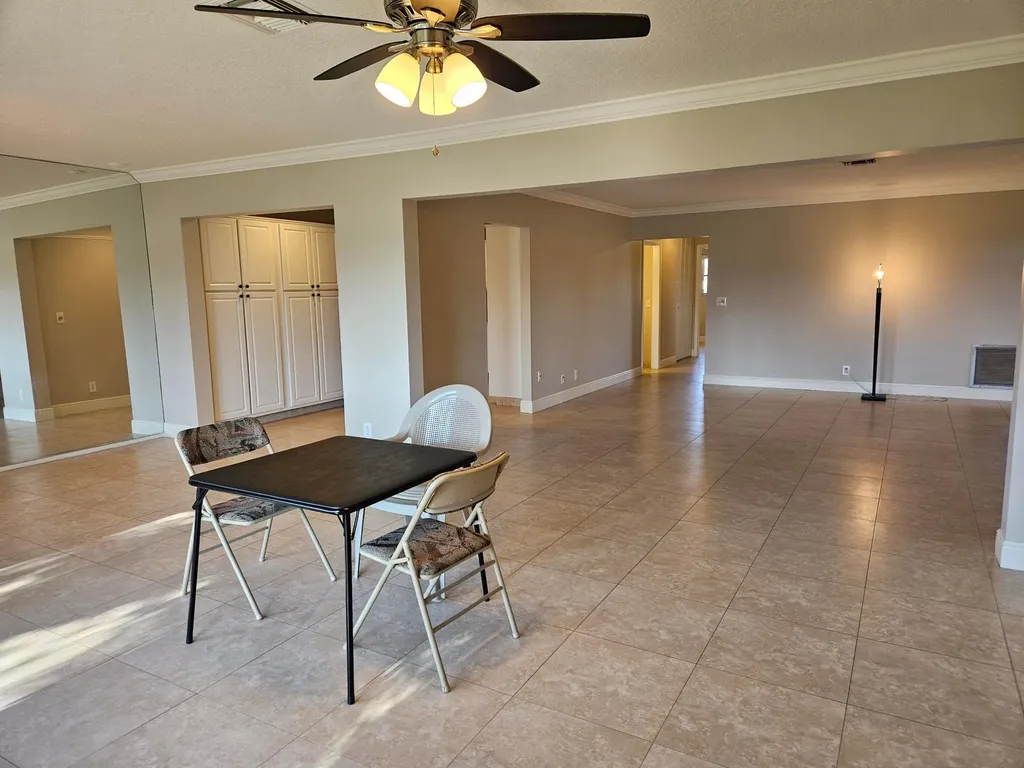 2886 E Fernley Drive Drive E West Palm Beach FL 33415