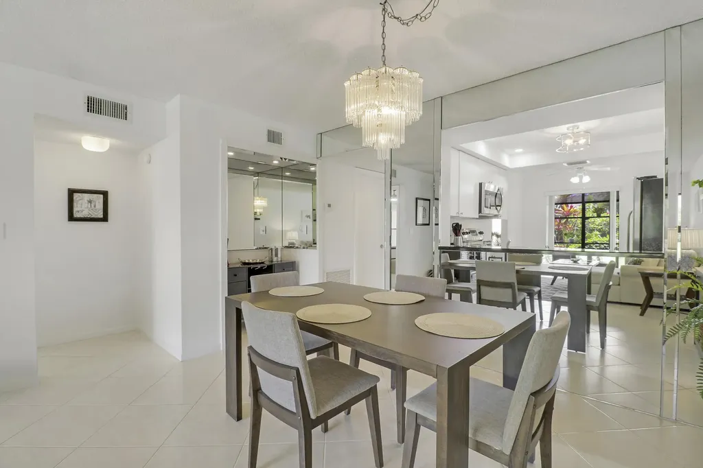 5121 Oak Hill Lane Delray Beach FL 33484