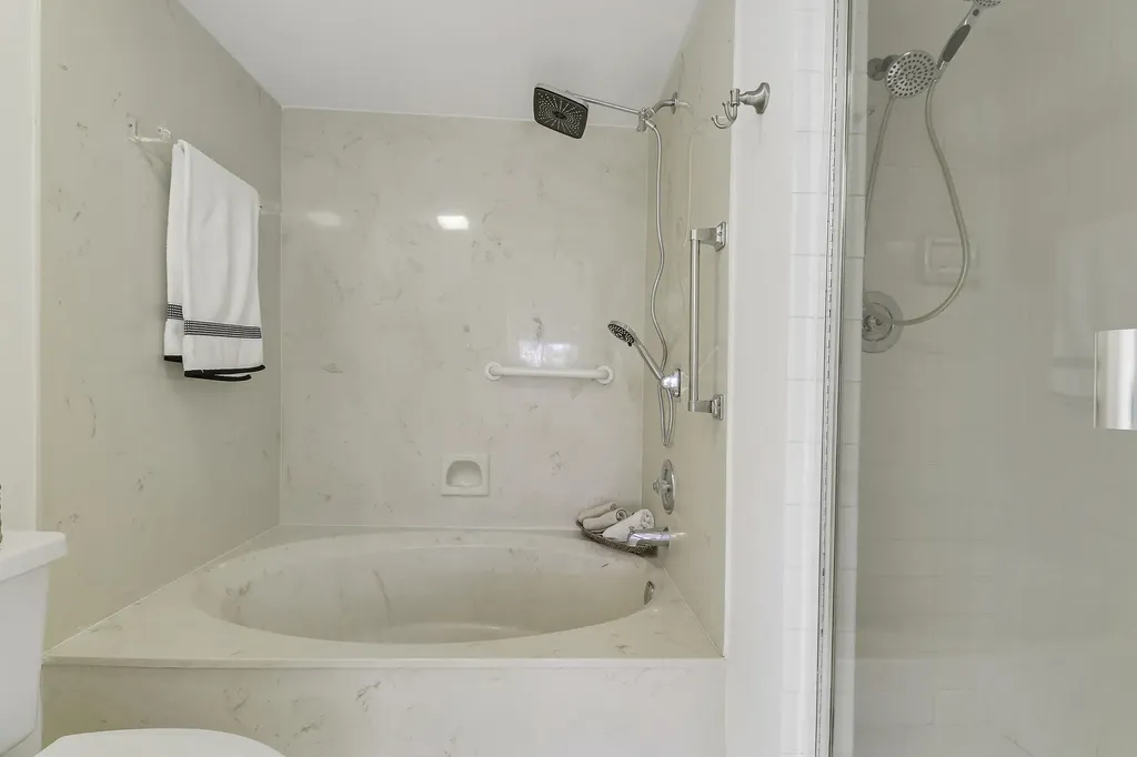 5121 Oak Hill Lane Delray Beach FL 33484