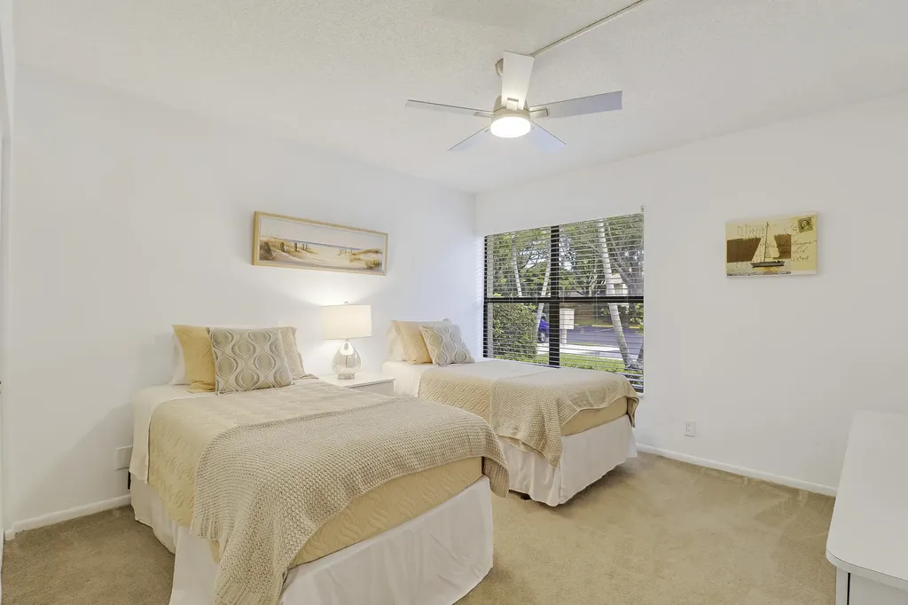 5121 Oak Hill Lane Delray Beach FL 33484