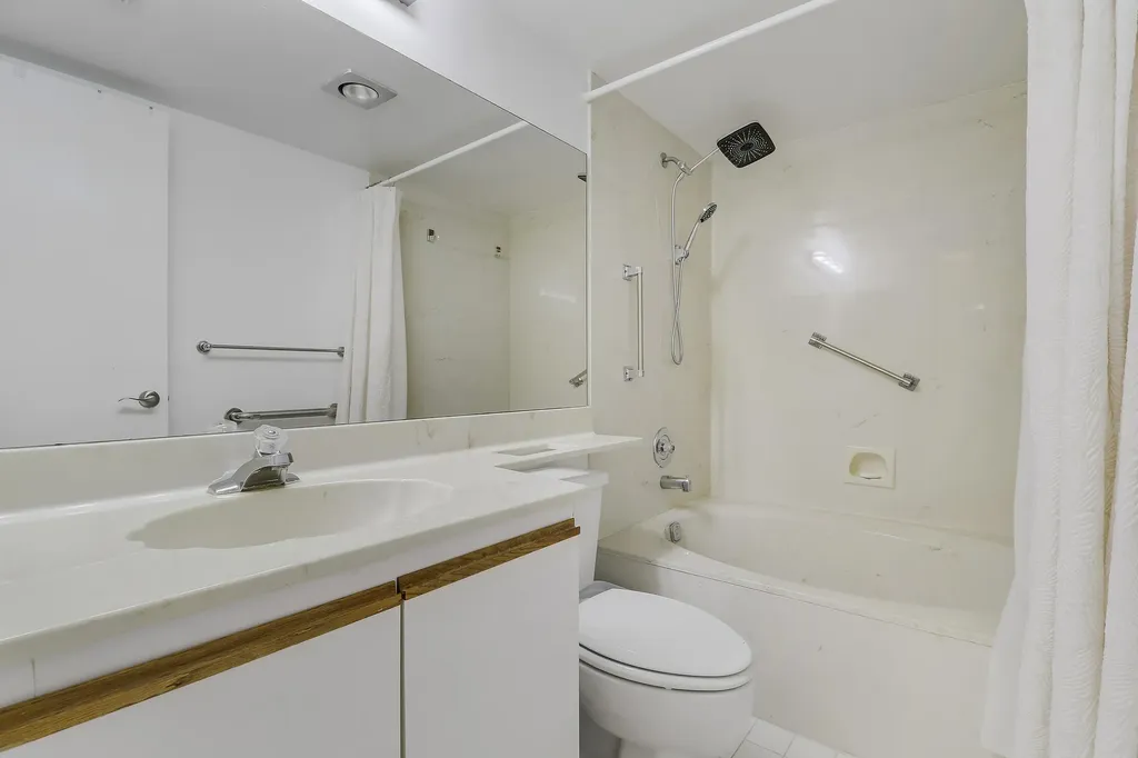 5121 Oak Hill Lane Delray Beach FL 33484