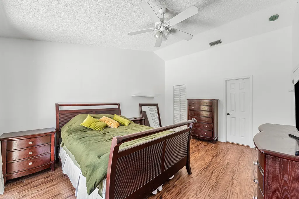 5202 Tarregon Lane Palm Beach Gardens FL 33418