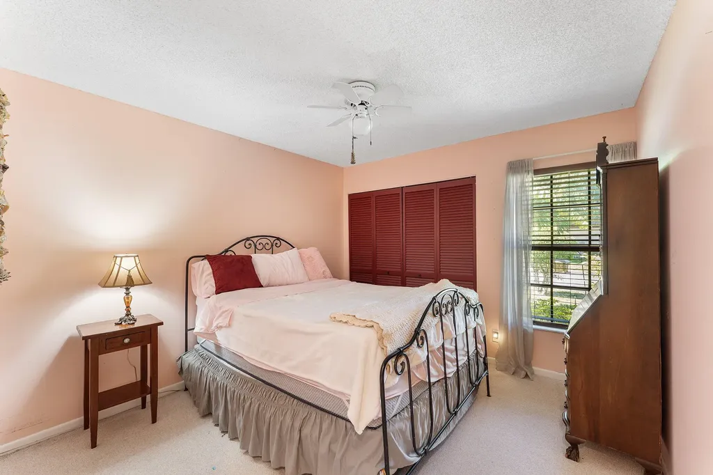 5202 Tarregon Lane Palm Beach Gardens FL 33418
