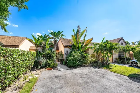 5202 Tarregon Lane Palm Beach Gardens FL 33418
