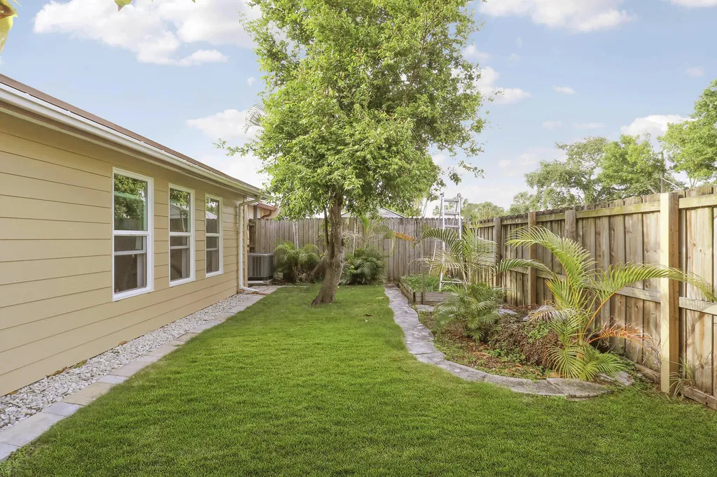 3814 Van Cott Circle West Palm Beach FL 33403