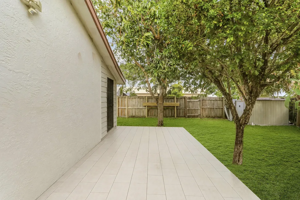 3814 Van Cott Circle West Palm Beach FL 33403
