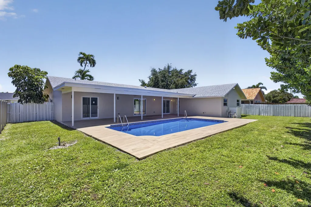 12890 Guilford Circle Wellington FL 33414