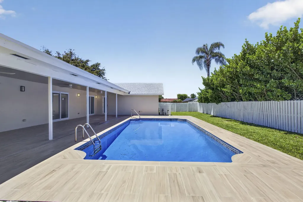 12890 Guilford Circle Wellington FL 33414