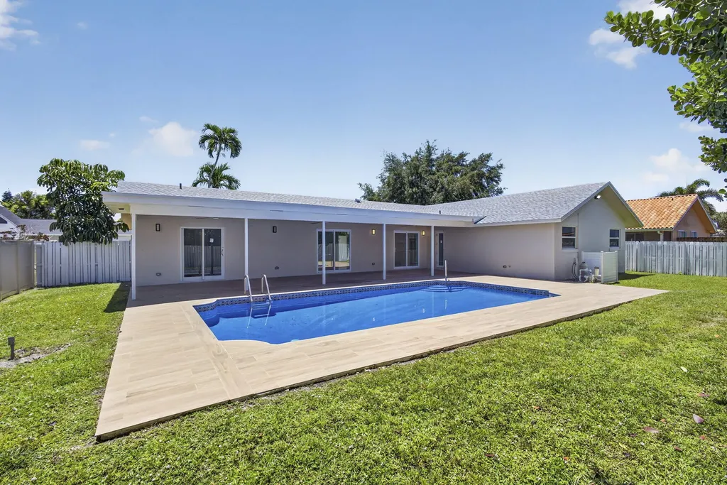 12890 Guilford Circle Wellington FL 33414