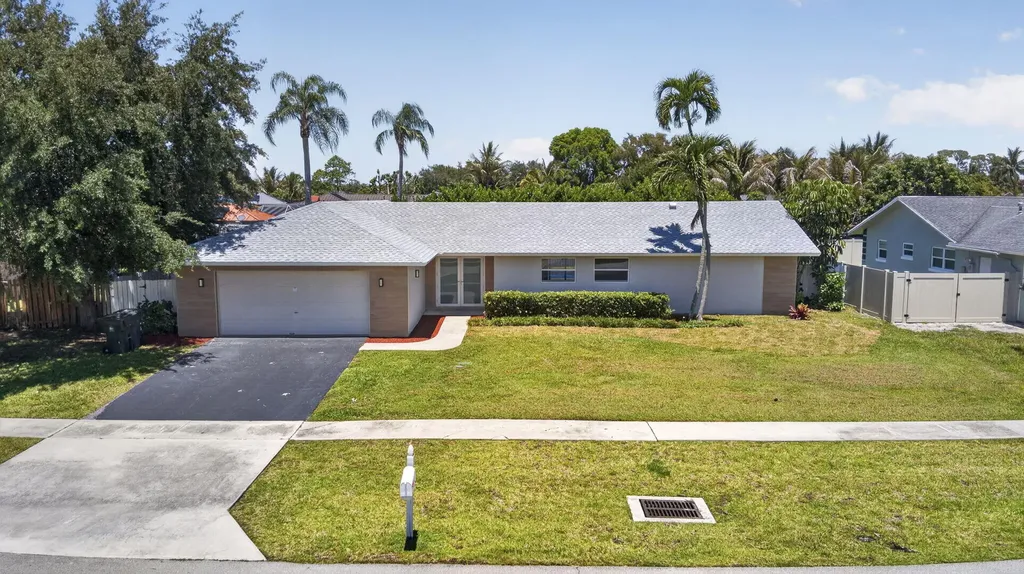 12890 Guilford Circle Wellington FL 33414