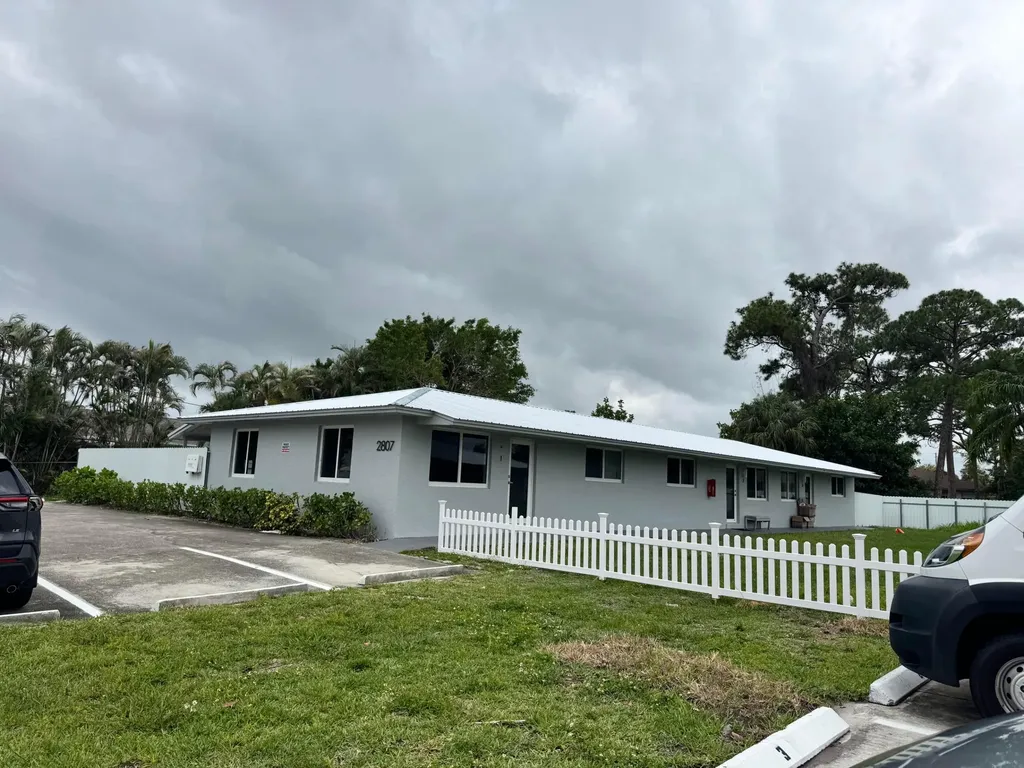 2785 N Reo Lane N Palm Springs FL 33461