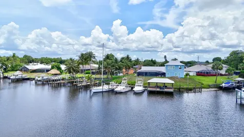 702 SE Adams Court Port St Lucie FL 34984