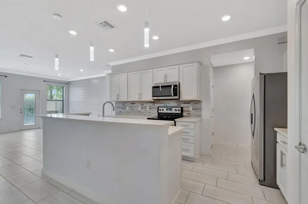 2854 Bard Street Palm Springs FL 33406