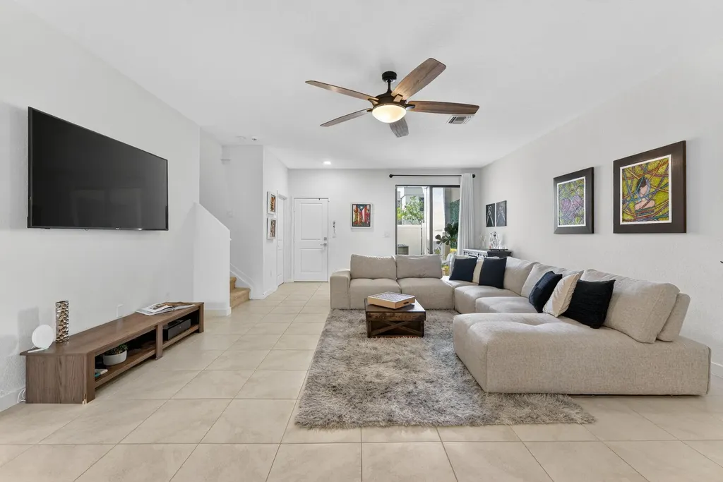 527 NW 17th Street Fort Lauderdale FL 33311