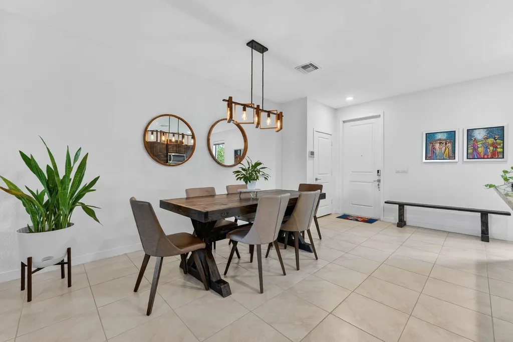 527 NW 17th Street Fort Lauderdale FL 33311