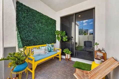 527 NW 17th Street Fort Lauderdale FL 33311