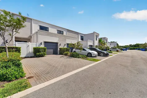 527 NW 17th Street Fort Lauderdale FL 33311