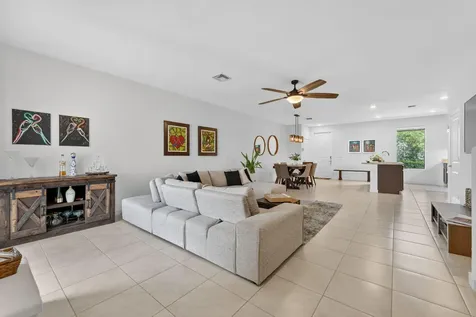 527 NW 17th Street Fort Lauderdale FL 33311