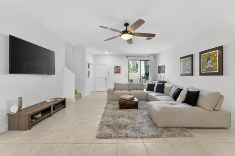 527 NW 17th Street Fort Lauderdale FL 33311