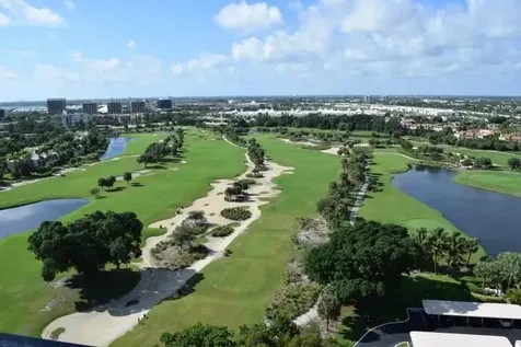 2425 Presidential Way West Palm Beach FL 33401